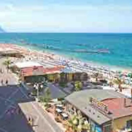 Al Mare - *
